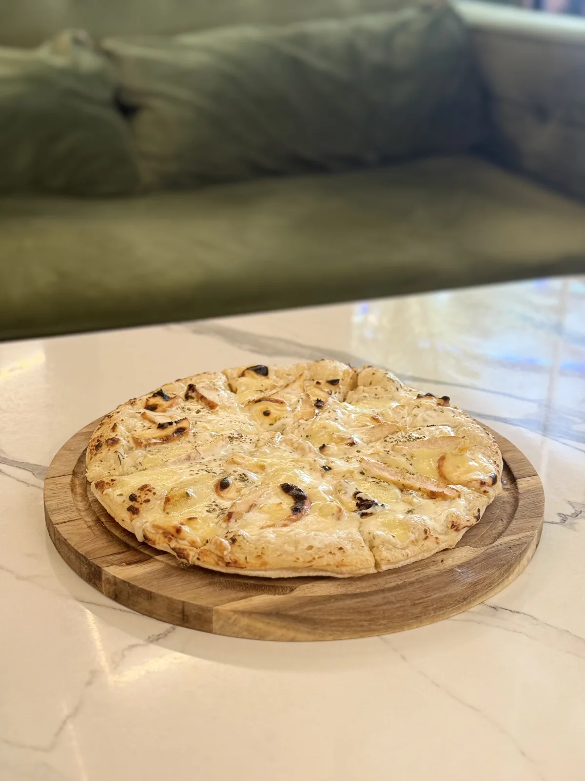"Bianca" 25 cm. from the menu of Caffe-Club Matrix
